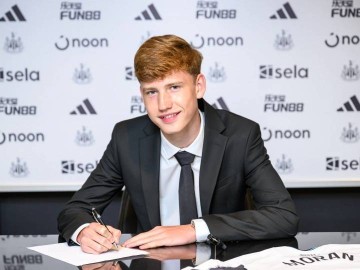 挖角利物浦!纽卡官方:利物浦16岁小将艾萨克-莫兰加盟球队