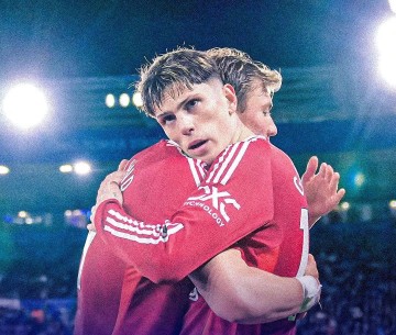 曼联两前锋跑位太差,直接破坏阿莫林战术!加纳乔乱跑霍伊伦德失踪