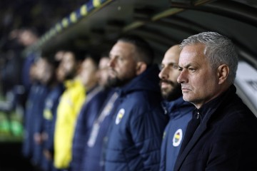 违约金来了,1500万!穆里尼奥与费内巴切闹翻,德甲神帅来替!