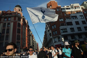 爆冷夺冠!热刺联赛耻辱17名,欧联杯却封王,下赛季踢欧冠!