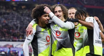 一场2-2,上演补时绝平,德甲第二掉链子,被拜仁甩开,争冠悬了