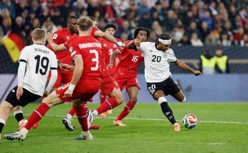 弗赖堡均衡阵容备受瞩目,法兰克福防线存隐忧