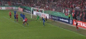 4-0,55岁前曼联主帅滕哈赫发威:率德甲劲旅大捷 迎德国杯开门红